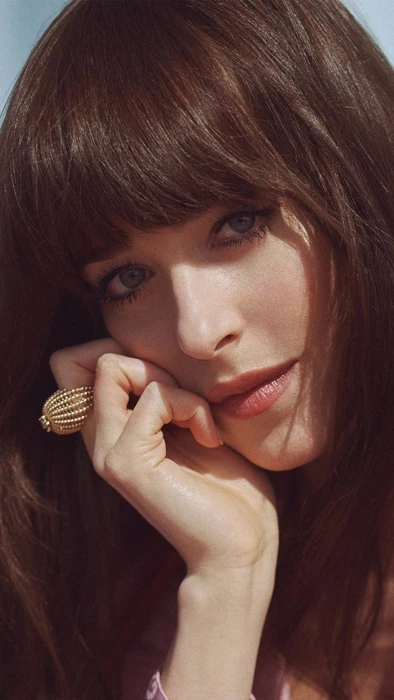 dakota johnson beautiful face actress hollywood