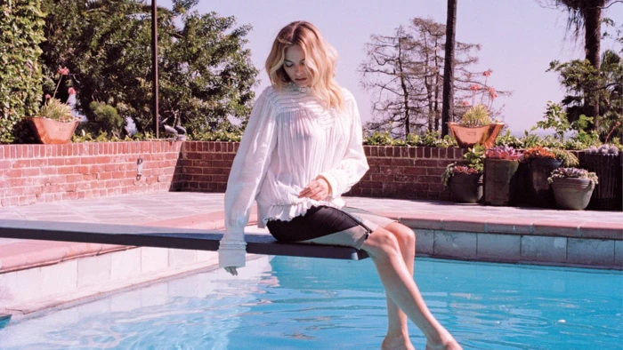 margot robbie on springboard actress hollywood 2k