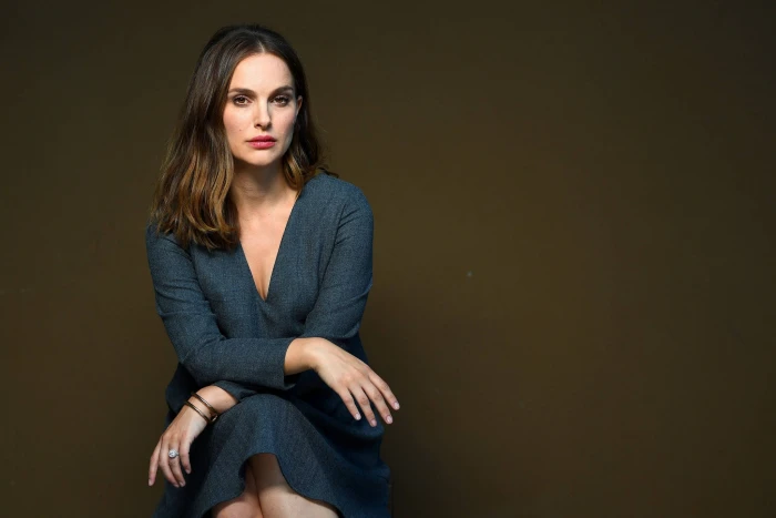 natalie portman in blue dress actress hollywood 2k