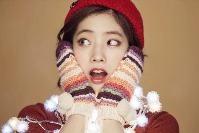 K pop Twice women Asian singer Christmas warm colors 2k