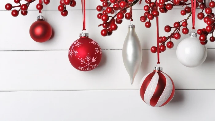 xmas christmas decoration red white ball hanging