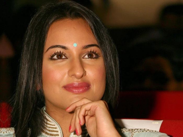 actress babe bollywood indian model sinha sonakshi