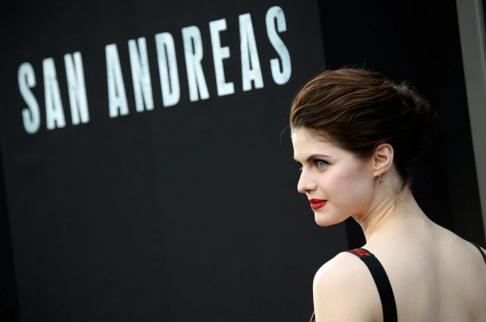 Actresses Alexandra Daddario portrait adult one person 2