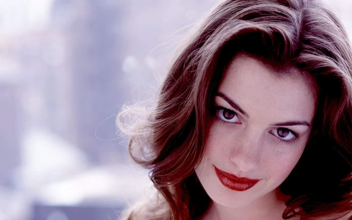 Actresses Anne Hathaway Face