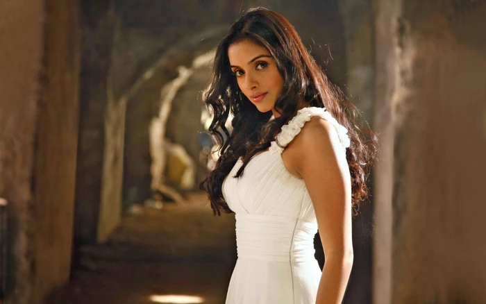 Actresses Asin Thottumkal Asian Bollywood Model