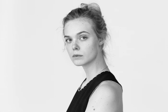 Actresses Elle Fanning American Black and White Face 2k 4k 5k