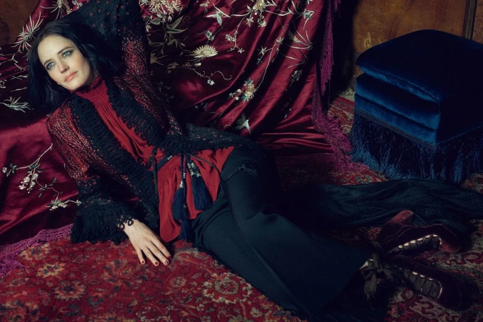 Actresses Eva Green Brunette