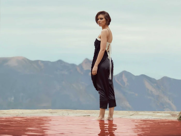 Actresses Lauren Cohan Black Dress Brunette Short Hair