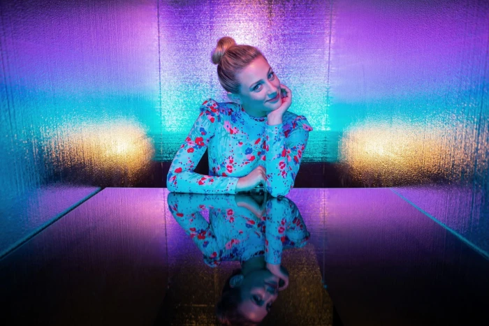 Actresses Lili Reinhart American Girl Reflection 86 2k