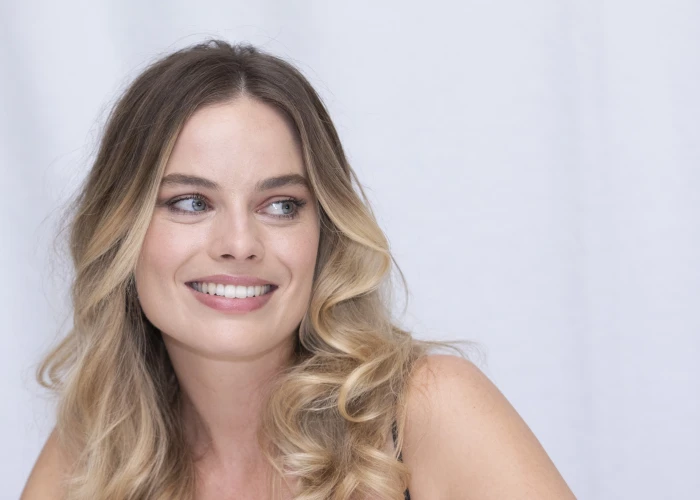 Actresses Margot Robbie Australian Blonde Blue Eyes Close Up 2k 4k 5k