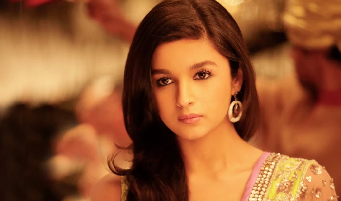women actress actor model Alia Bhatt brown eyes looking at viewer