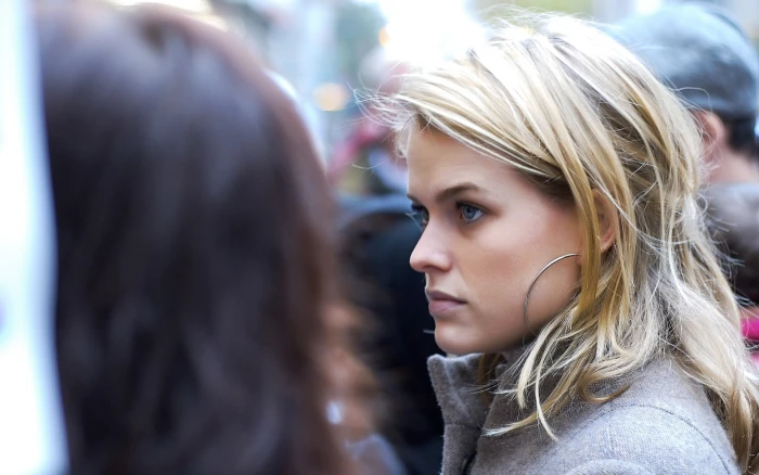 Alice Eve women actress blue eyes hoop earrings blonde