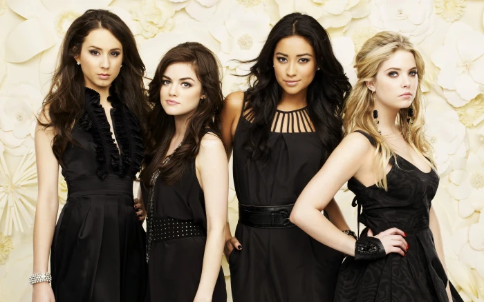 Ashley Benson Lucy Hale Shay Mitchell Troian Bellisario 2k