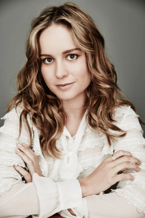 Brie Larson actress women portrait beauty looking at camera