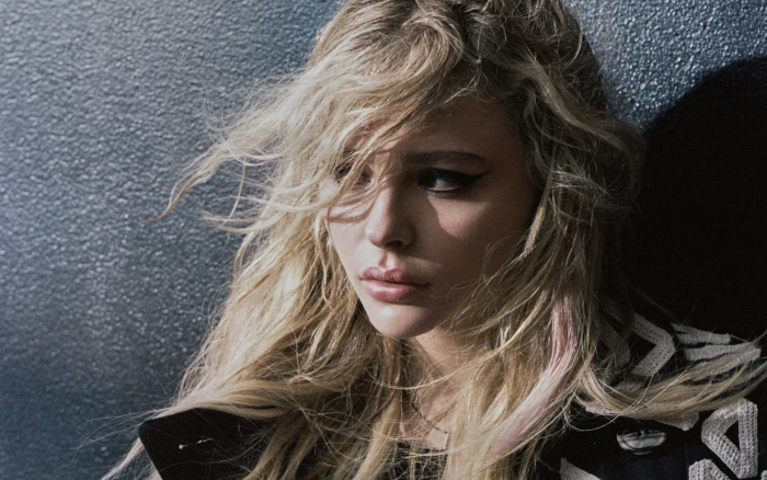 Chloe Grace Moretz makeup actress hairstyle blonde 2k