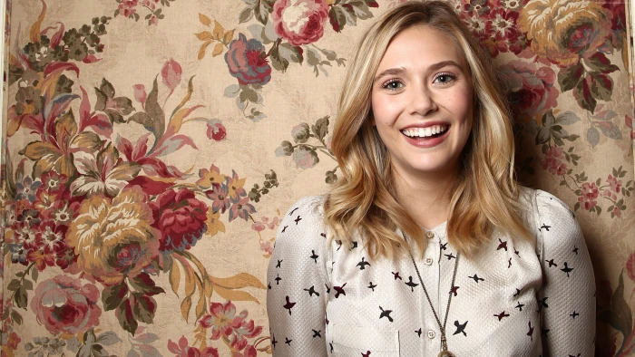 celebrity actress Elizabeth Olsen smiling happiness portrait 2k
