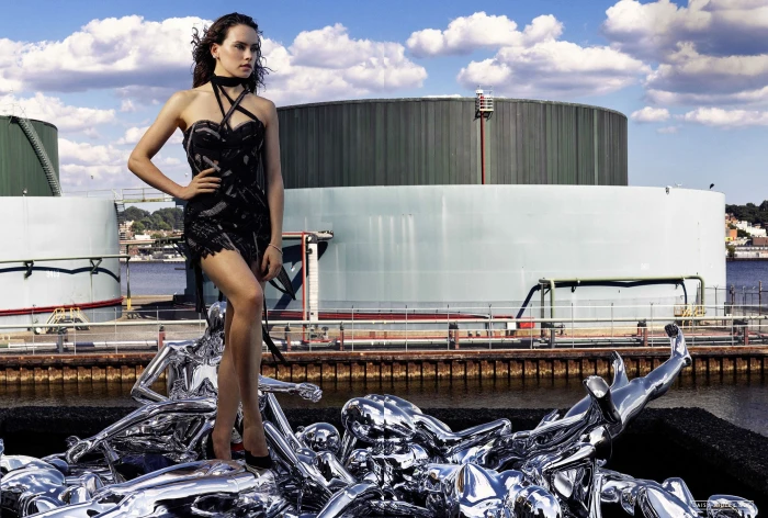 Daisy Ridley actress brunette green eyes black dress statue 2k