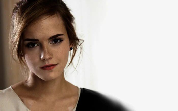 Emma Watson looking at viewer face red lipstick celebrity