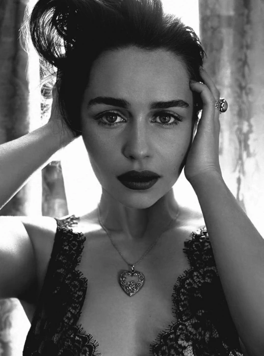 Emilia Clarke actress monochrome lipstick necklace dress 88