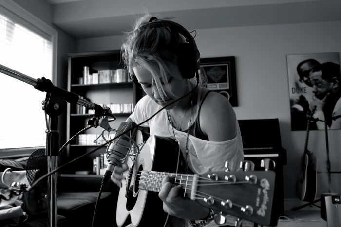 Emily Osment monochrome guitar women actress musician 2k 4k 5k