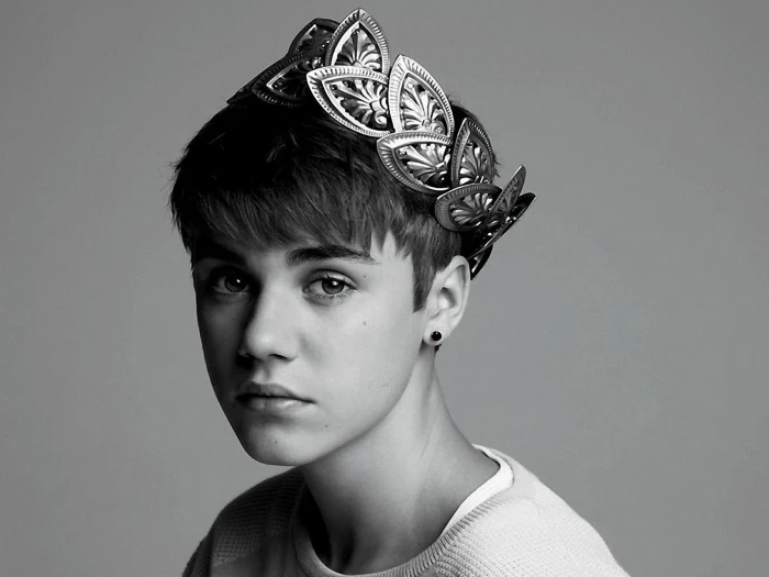 Justin Bieber Crown celebrity celebrities actress single 2k
