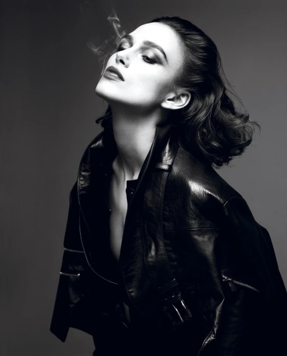 Keira Knightley women actress studio shot beautiful woman