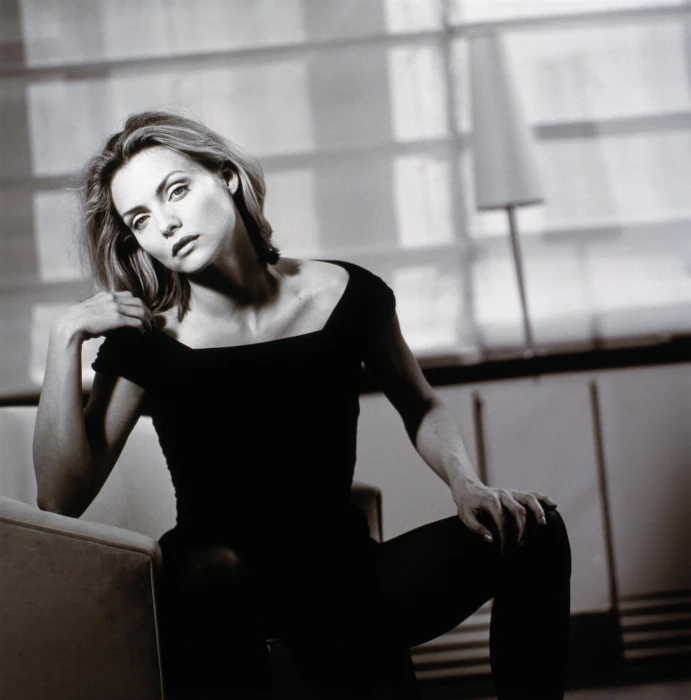 Michelle Pfeiffer actress women lamp monochrome beauty 2k
