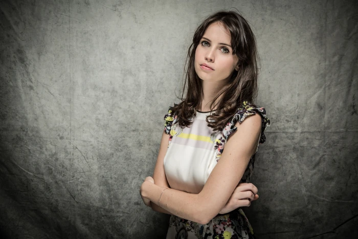 portrait actress Felicity Jones 2k