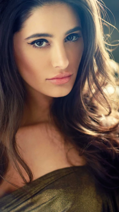 Pretty Nargis Fakhri women's green top Female Celebrities bollywood