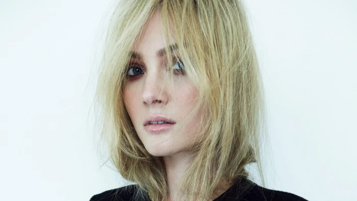 Skyler Samuels actress women blue eyes blonde hair in face 2k