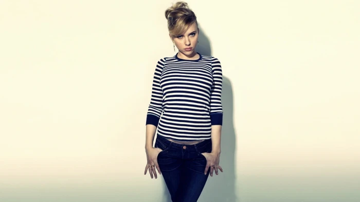 Scarlett Johanson Johansson women striped sweaters