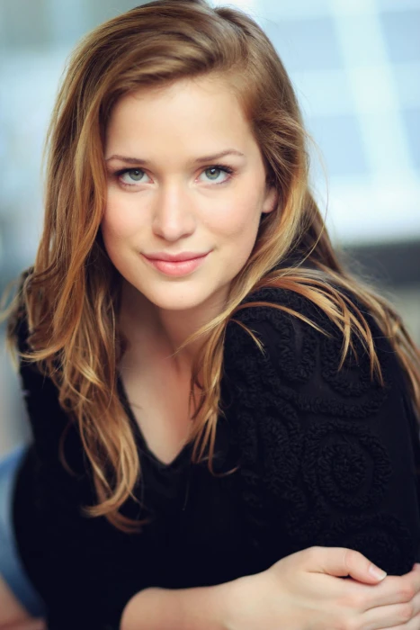 women actress Elizabeth Lail