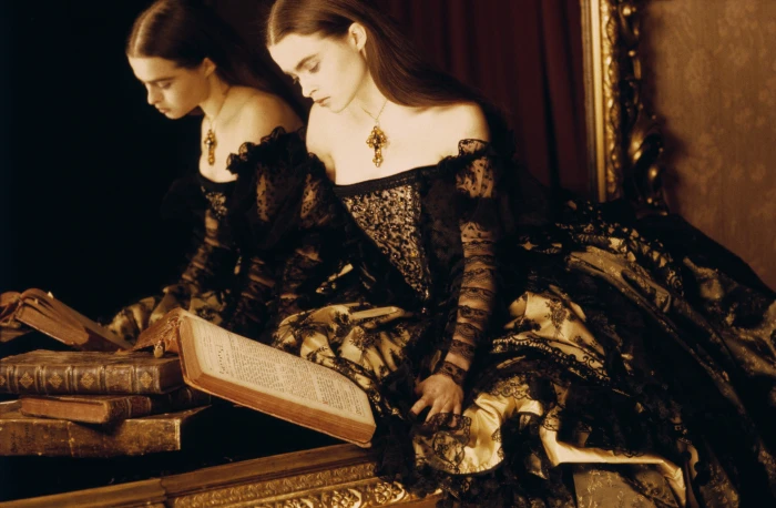 women actress Helena Bonham Carter books monochrome 2k 4k 5k