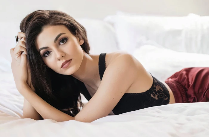 Victoria Justice women actress singer long hair Latinas 2k