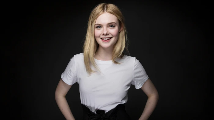 woman in white shirt smiling Elle Fanning women actress blonde 2k 4k
