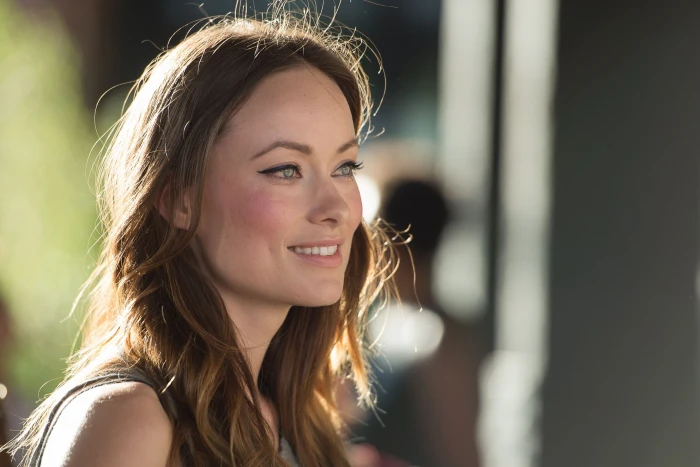 women brunette celebrity Olivia Wilde looking away depth of field 2k