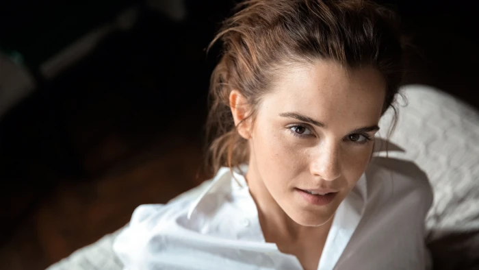women celebrity Emma Watson looking at viewer actress portrait 78 2k