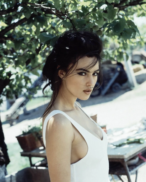 women monica bellucci actress caviar chocolate covered People Hot Girls HD Art