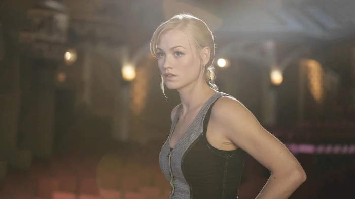 women model Yvonne Strahovski actress blonde looking away