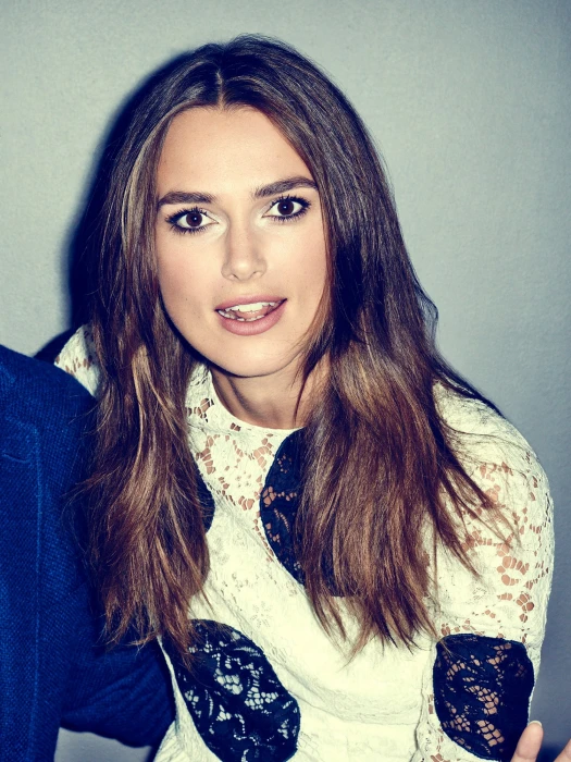 women's white and black long sleeved top Keira Knightley celebrity