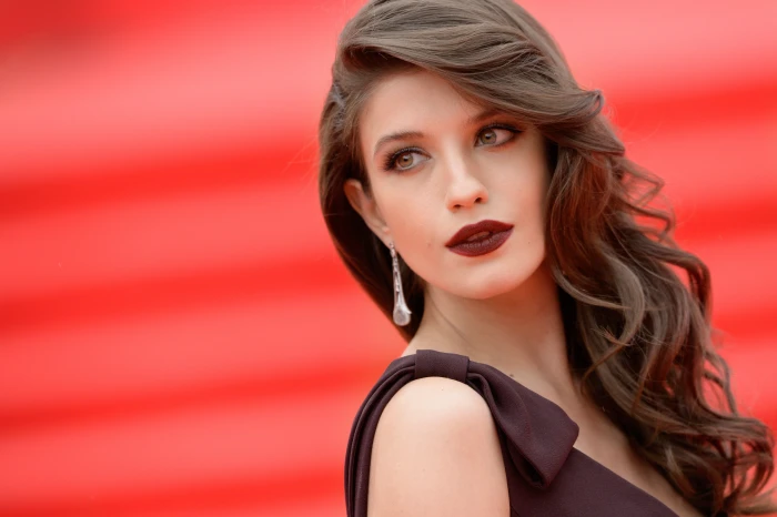 women's brown sleeveless top actress beautiful Anna Chipovskaya 2k 4k