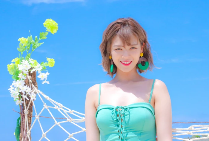 Twice K pop singer women sunlight JeongYeon Asian