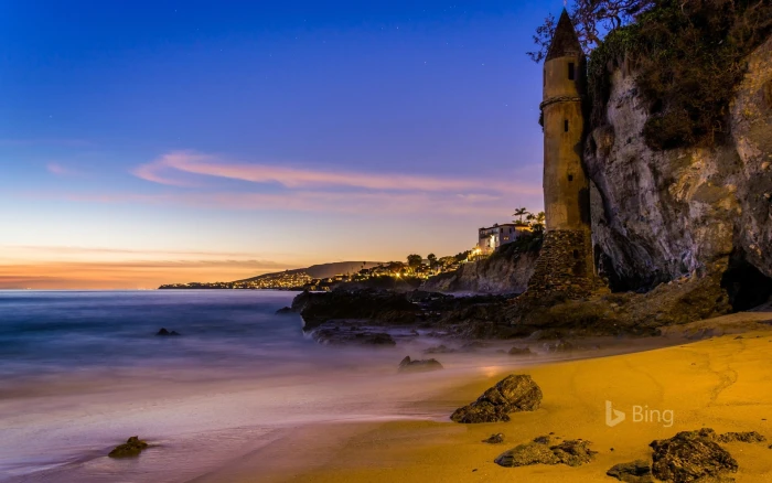 California The tower at Victoria Beach Laguna Beac sea water 2k