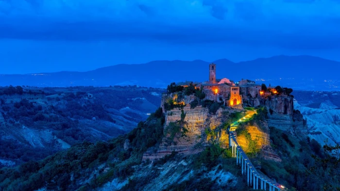italy civita di bagnoregio sky landmark mountain mount scenery 2k
