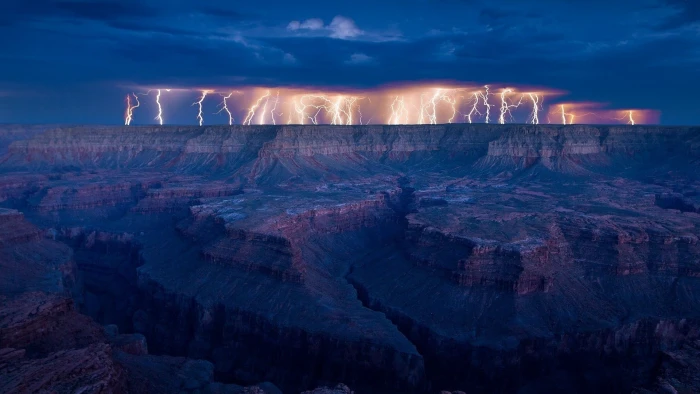 lightning on cliff wallpaper nature landscape clouds USA 2k