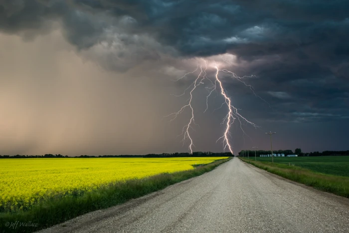 Lightning Photography under gray cloudy sky Ka Pow summer storm 2k