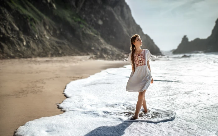 women brunette outdoors coast braids sea beach 2k