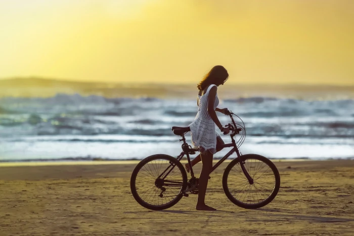 women model beach sea bicycle with bicycles land 2k