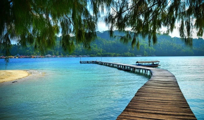 wooden sea dock nature landscape boat beach trees hills 2k