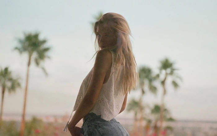 alexis ren summer girl beach one person long hair tree 2k 4k